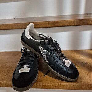 SKECHERS  Sneakers  - NWT.  Size 8.5.